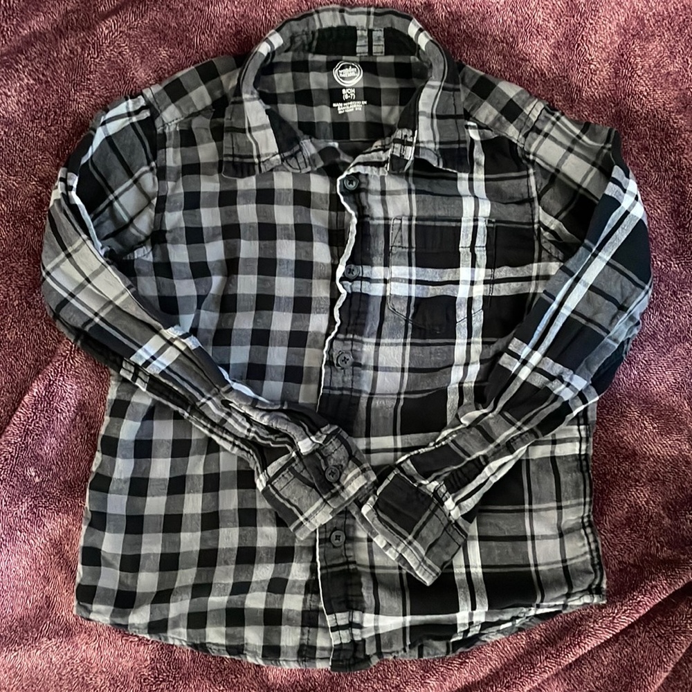 Long sleeve shirt.